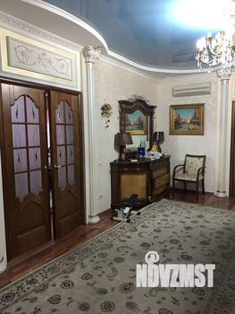 Коттедж 500м&sup2;, 4-этажный, участок 10 сот.  