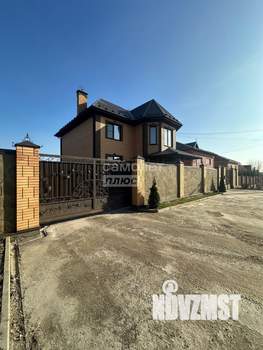Дом 282м², 3-этажный, участок 8 сот.  