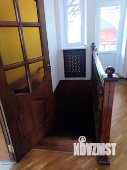 Коттедж 350м², 2-этажный, участок 10 сот.  