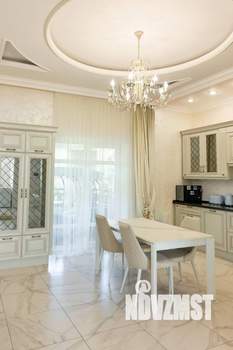 Коттедж 170м&sup2;, 2-этажный, участок 6 сот.  