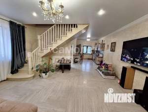 Дом 224м&sup2;, 2-этажный, участок 10 сот.  