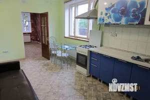 Дом 219м², 2-этажный, участок 6 сот.  