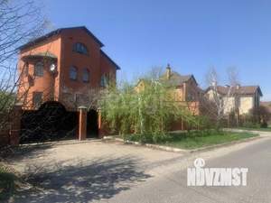 Дом 305м², 2-этажный, участок 15 сот.  