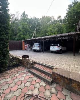 Дом 225м², 3-этажный, участок 16 сот.  