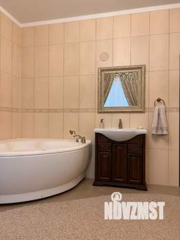 Дом 317м&sup2;, 3-этажный, участок 6 сот.  