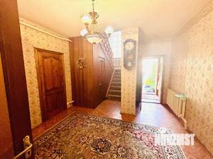 Дом 247м&sup2;, 2-этажный, участок 10 сот.  