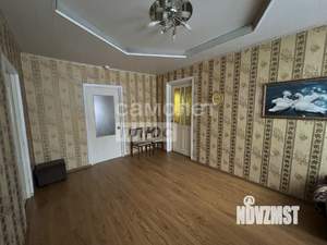 Дом 93м&sup2;, 2-этажный, участок 5 сот.  