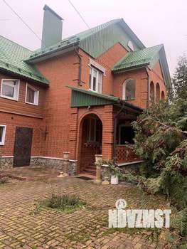 Коттедж 500м&sup2;, 4-этажный, участок 10 сот.  