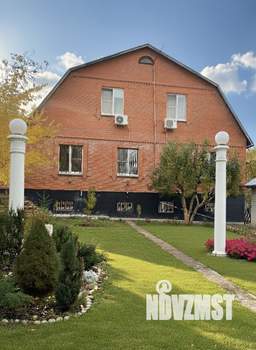 Коттедж 300м², 2-этажный, участок 10 сот.  