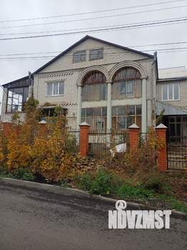 Дом 250м², 3-этажный, участок 12 сот.  