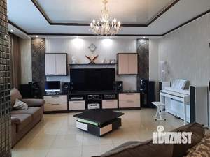 Дом 245м², 2-этажный, участок 10 сот.  