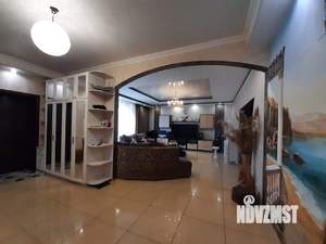 Дом 245м², 2-этажный, участок 10 сот.  