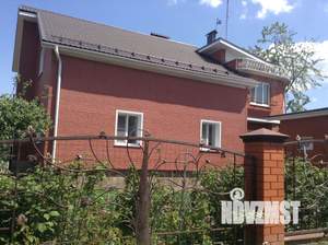 Коттедж 270м&sup2;, 3-этажный, участок 6 сот.  