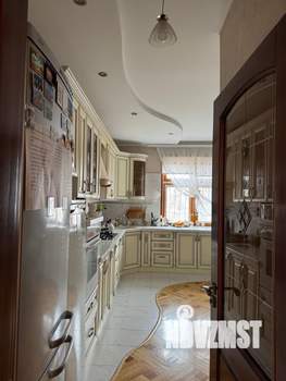 Коттедж 320м², 2-этажный, участок 10 сот.  
