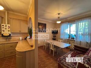 Дом 164м², 2-этажный, участок 10 сот.  