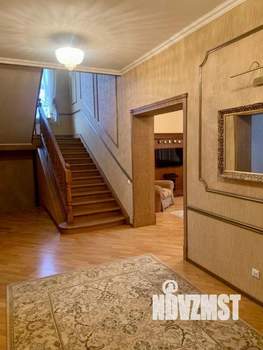 Дом 338м², 2-этажный, участок 11 сот.  