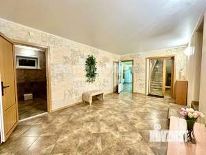 Дом 350м&sup2;, 1-этажный, участок 10 сот.  