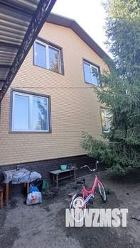 Дом 215м², 2-этажный, участок 18 сот.  