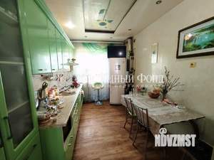 Коттедж 278м², 3-этажный, участок 16 сот.  