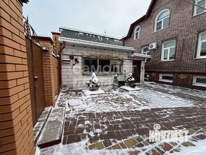 Дом 177м&sup2;, 3-этажный, участок 7 сот.  