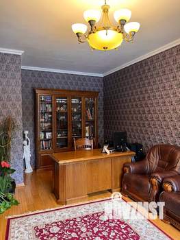 Дом 317м&sup2;, 3-этажный, участок 6 сот.  