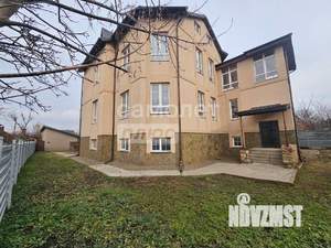 Дом 820м&sup2;, 3-этажный, участок 13 сот.  