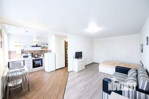 Студия квартира, посуточно, 38м2, 7/9 этаж