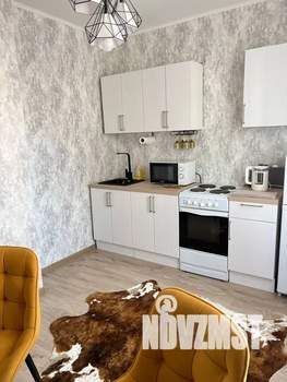 1-к квартира, посуточно, 37м2, 8/17 этаж