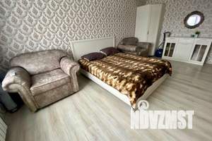 1-к квартира, посуточно, 38м2, 7/18 этаж