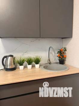 Студия квартира, посуточно, 38м2, 1/17 этаж