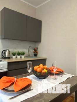 Студия квартира, посуточно, 38м2, 1/17 этаж