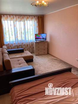 1-к квартира, посуточно, 39м2, 10/18 этаж