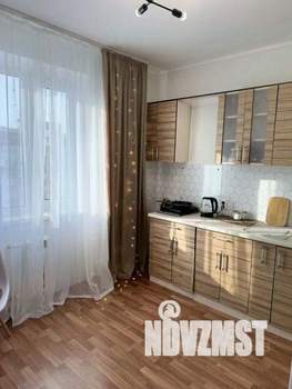 1-к квартира, посуточно, 38м2, 1/1 этаж