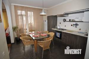 Студия квартира, посуточно, 52м2, 2/10 этаж