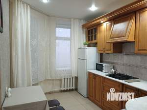 1-к квартира, посуточно, 36м2, 4/5 этаж