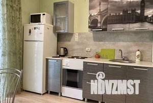 1-к квартира, посуточно, 39м2, 10/18 этаж