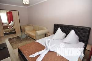 1-к квартира, посуточно, 37м2, 18/18 этаж