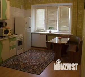 1-к квартира, посуточно, 37м2, 1/1 этаж