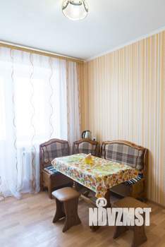 1-к квартира, посуточно, 49м2, 2/10 этаж