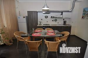 1-к квартира, посуточно, 50м2, 2/10 этаж