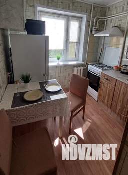 1-к квартира, посуточно, 37м2, 4/5 этаж