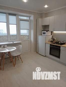 Студия квартира, посуточно, 31м2, 3/17 этаж