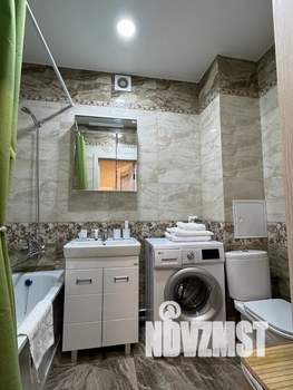 1-к квартира, посуточно, 37м2, 8/10 этаж