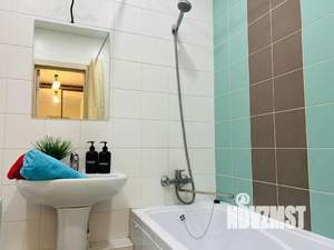 1-к квартира, посуточно, 42м2, 8/17 этаж