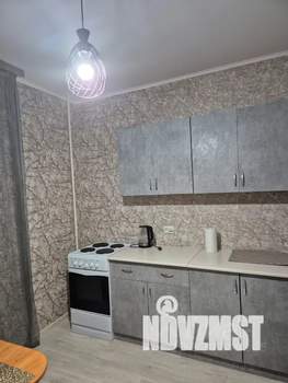 1-к квартира, посуточно, 38м2, 8/17 этаж