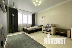 1-к квартира, посуточно, 40м2, 13/18 этаж