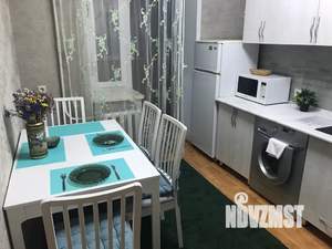 1-к квартира, посуточно, 34м2, 4/10 этаж