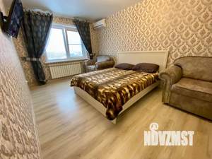 1-к квартира, посуточно, 38м2, 7/18 этаж