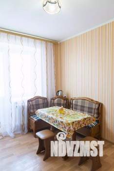 1-к квартира, посуточно, 49м2, 1/1 этаж