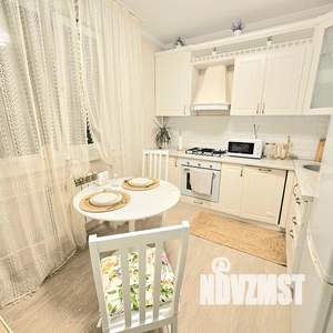 1-к квартира, посуточно, 42м2, 10/11 этаж